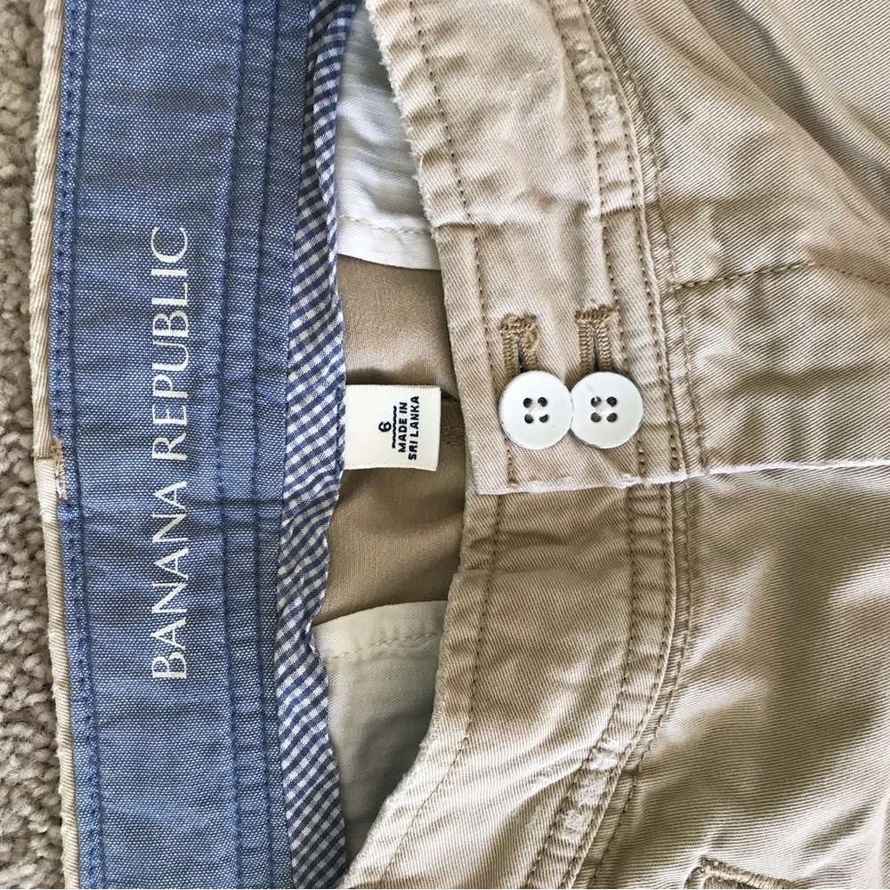 Banana Republic khaki distresses skinny crop size 6